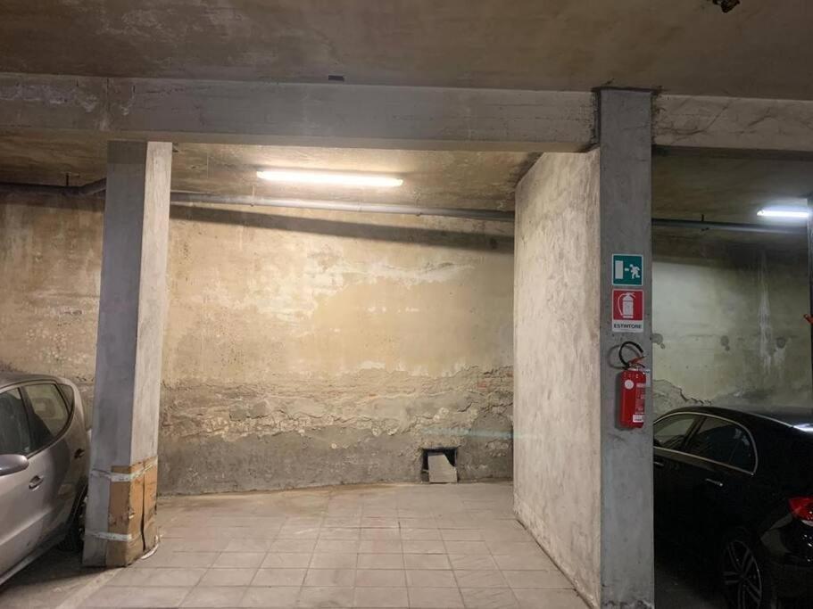Lungarno 32 With Private Parking Apartment ฟลอเรนซ์ ภายนอก รูปภาพ