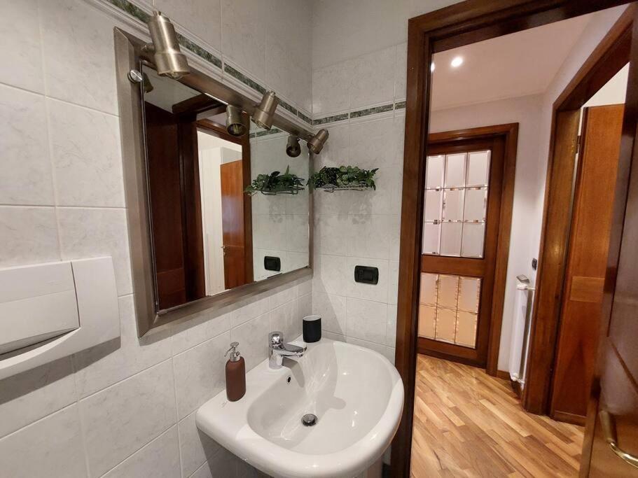 Lungarno 32 With Private Parking Apartment ฟลอเรนซ์ ภายนอก รูปภาพ